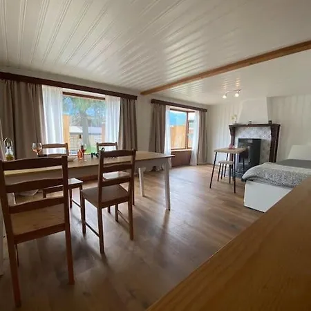 Cozy 2-bedroom Ferienhaus
