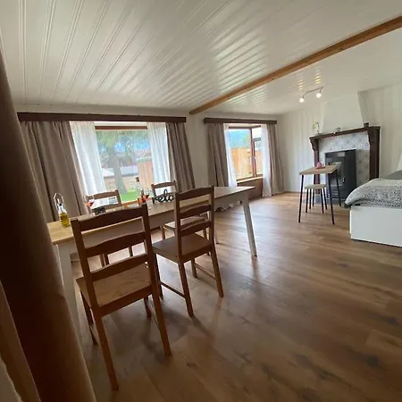 Cozy 2-bedroom Ferienhaus