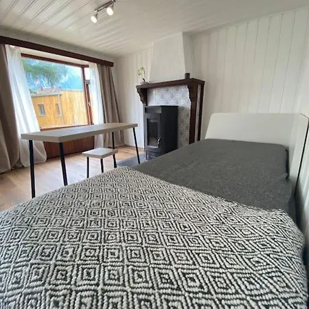 Cozy 2-bedroom Holiday home