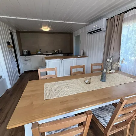 Cozy 2-bedroom Ferienhaus